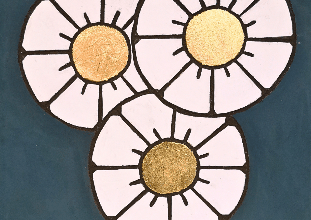 Détail d'un sgraffite représentant des fleurs blanches